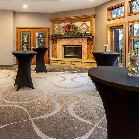Riverview Inn & Suites, An Ascend Collection Hotel