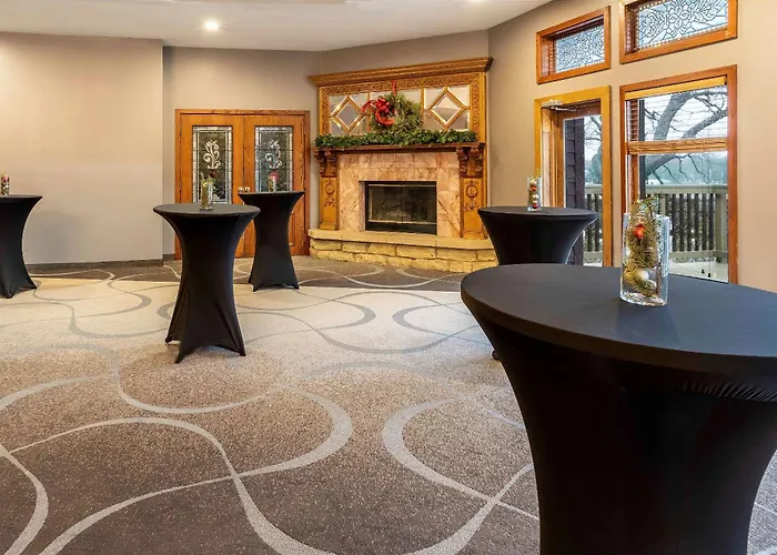 Riverview & Suites, An Ascend Collection Rockford