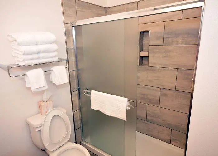 Riverview & Suites, An Ascend Collection 4*