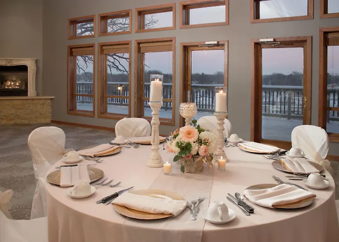 Riverview & Suites, An Ascend Collection Hotel Rockford
