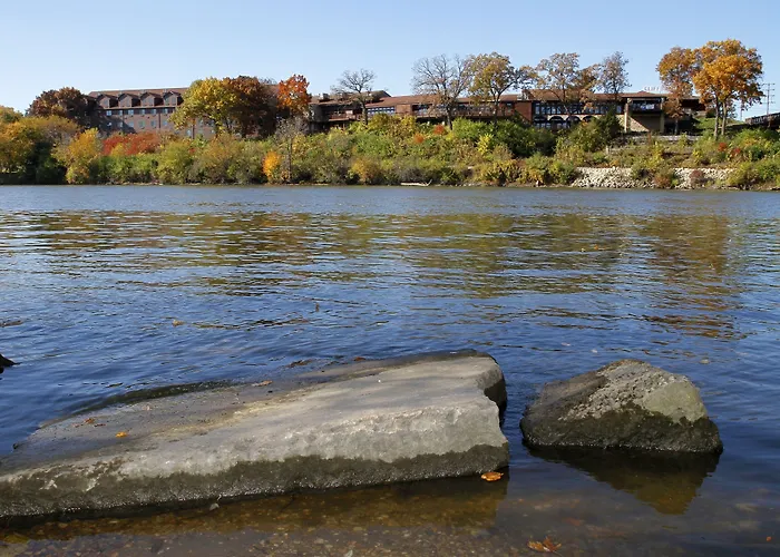 Riverview & Suites, An Ascend Collection 4* Rockford