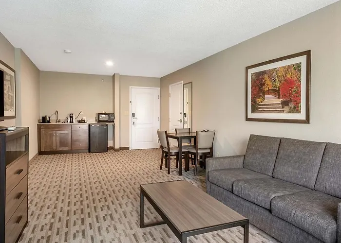 Riverview & Suites, An Ascend Collection Hotel 4*