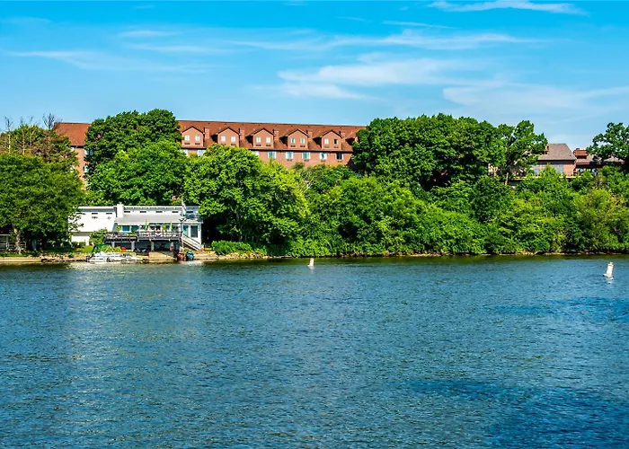 Riverview & Suites, An Ascend Collection Hotel