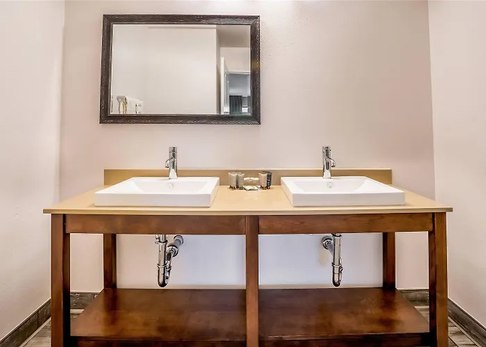 Hotel Riverview & Suites, An Ascend Collection Rockford