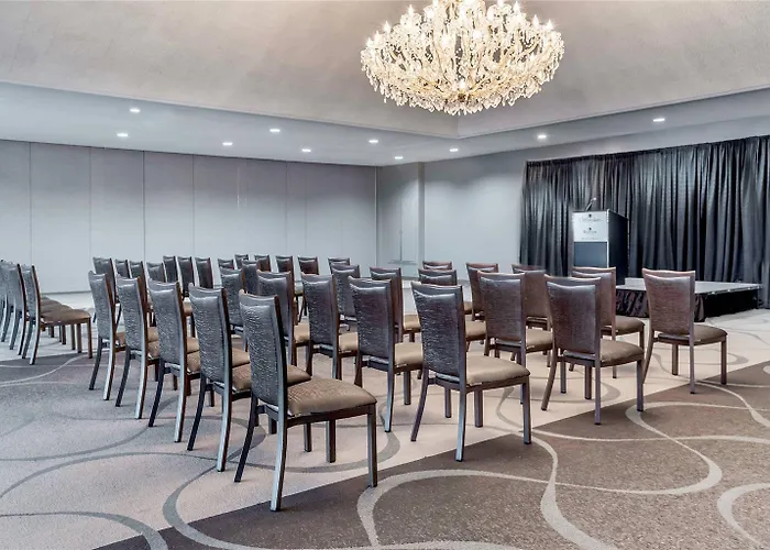 Hotel Riverview & Suites, An Ascend Collection 4*