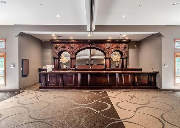 Riverview & Suites, An Ascend Collection Rockford