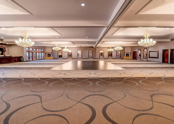 Hotel Riverview & Suites, An Ascend Collection 4*