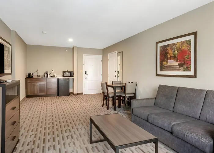 Riverview & Suites, An Ascend Collection Hotel Rockford