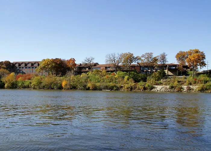 Hotel Riverview & Suites, An Ascend Collection 4*