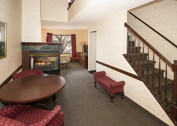 Riverview & Suites, An Ascend Collection Rockford