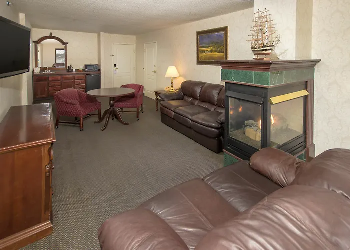 Riverview & Suites, An Ascend Collection 4*