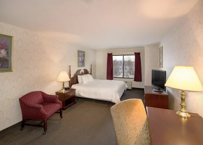 Riverview & Suites, An Ascend Collection 4*